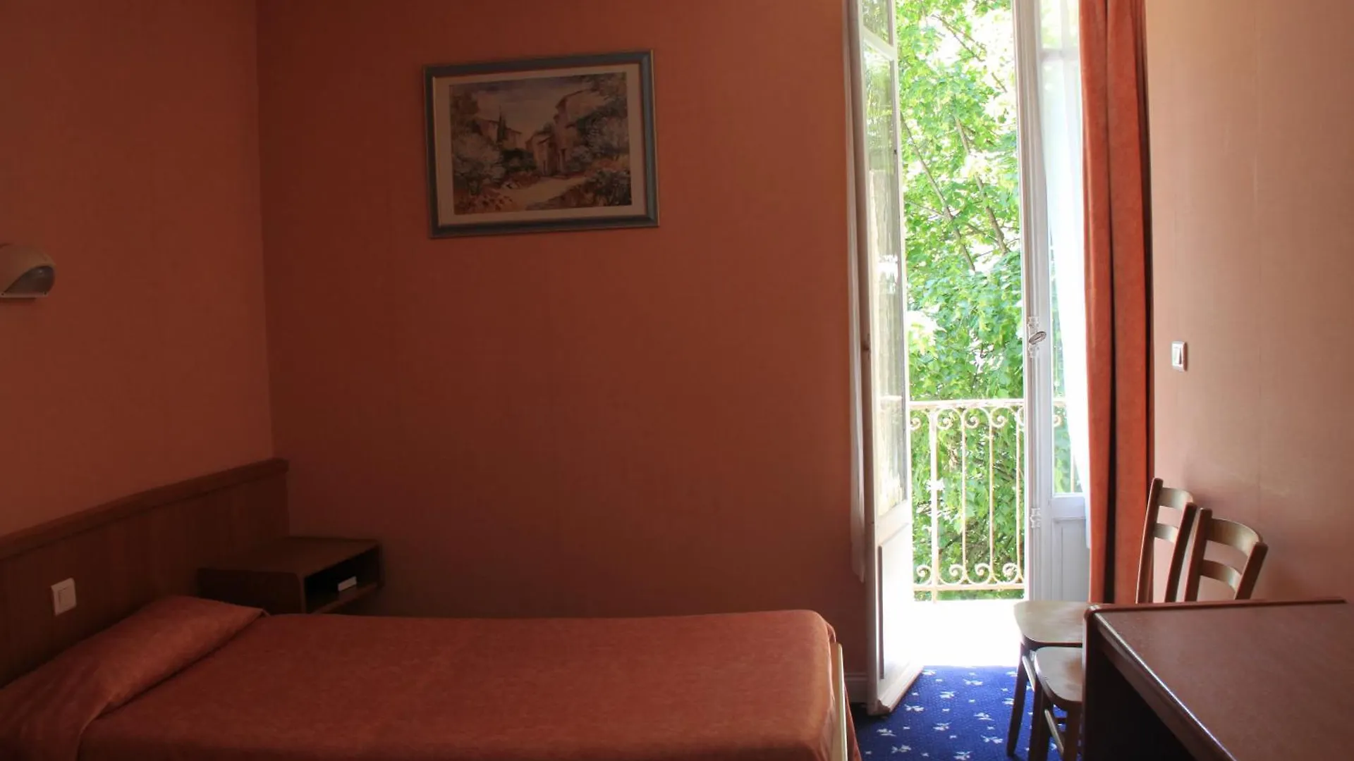 Hotel Acapulco Lourdes 2*,
